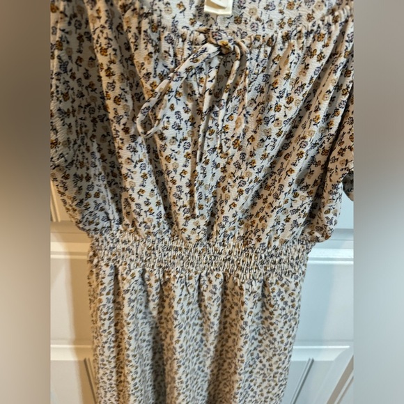 Monteau Floral Smocked Dress - Picture 5 of 7